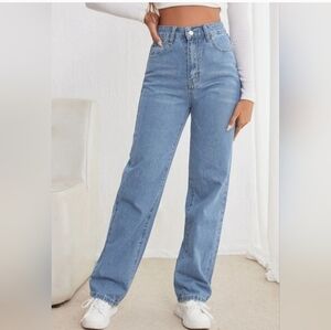 Tgla women's  High boyfriend jeans size 30, 31" inseam light/medium wash Buckle